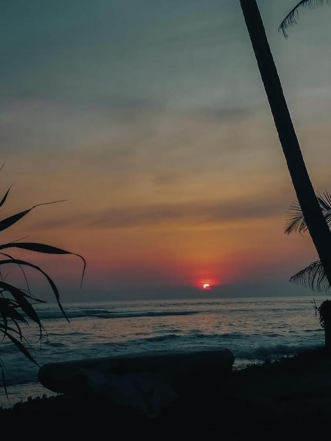 Mermaid Beach Ahangama Kültér fotó